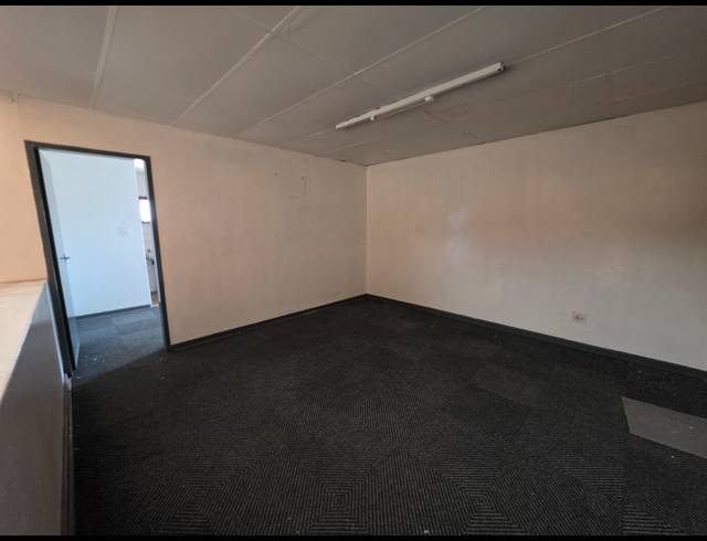 240M² WAREHOUSE TO LET IN DRIEHOEK